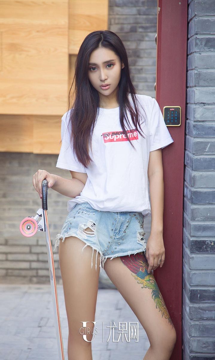 尤果网运动女神尤菲儿美式橄榄球酷劲儿火热撩人美图