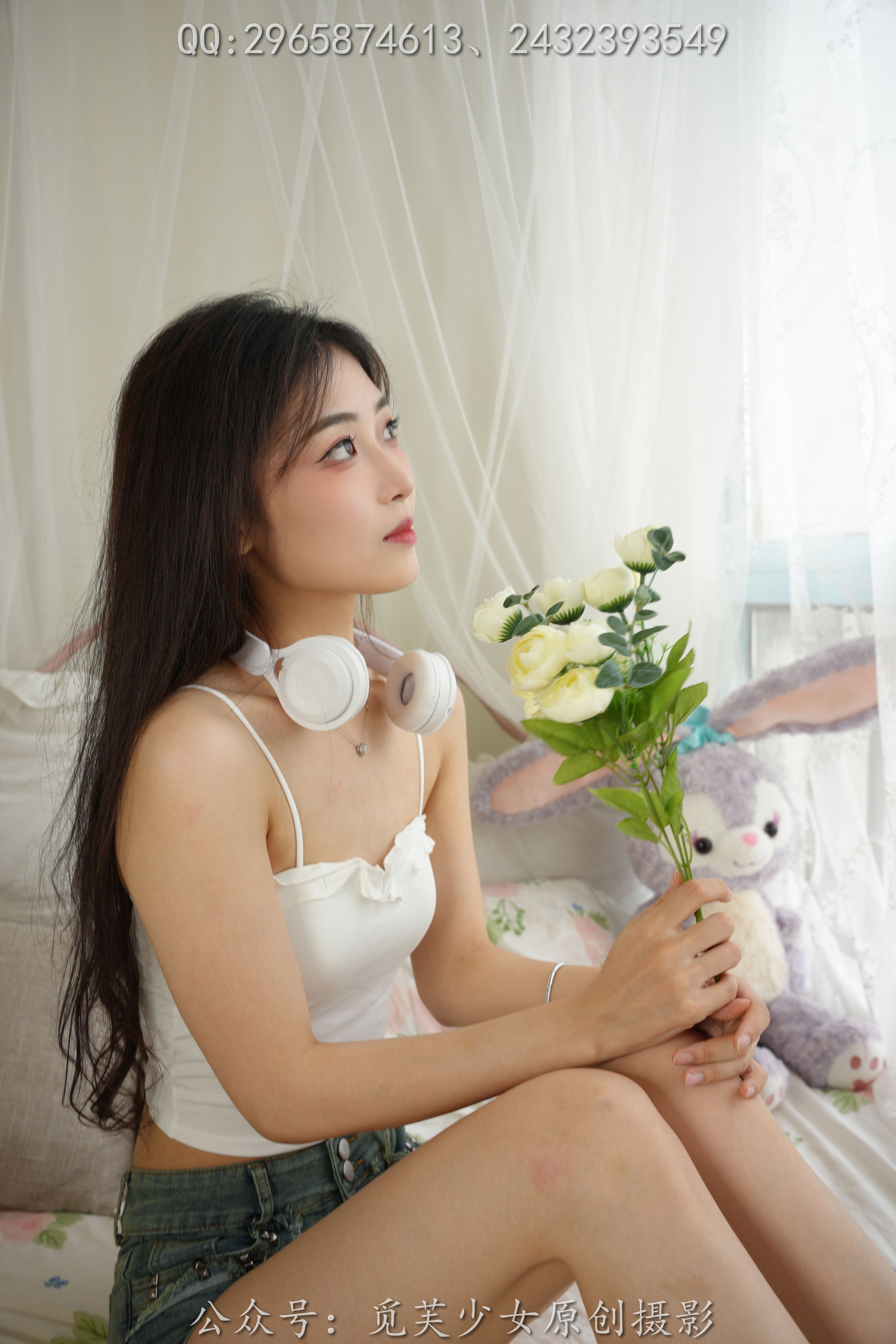 觅芙少女模特晓晓白色上衣+牛仔短裤冷艳写真