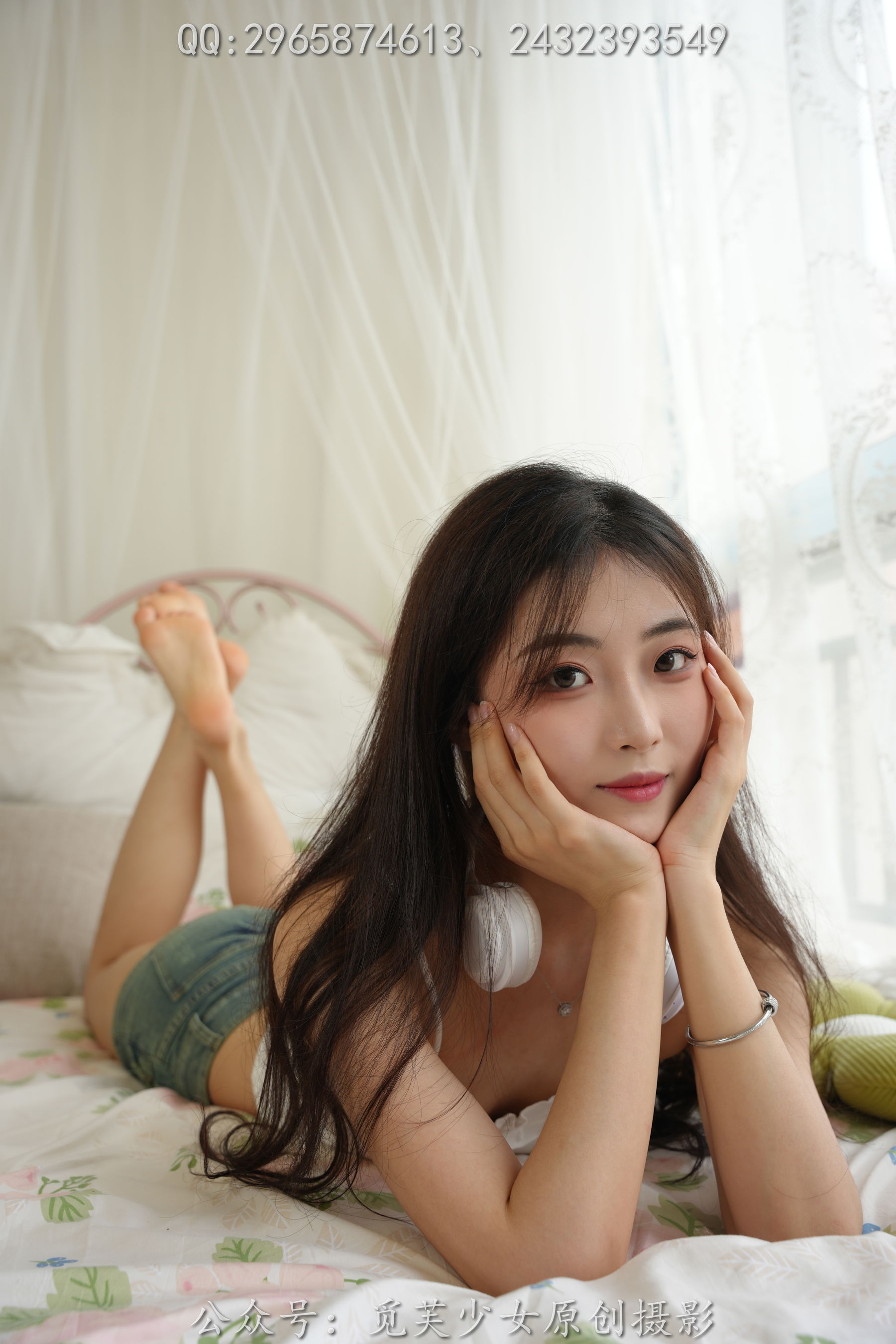 觅芙少女模特晓晓白色上衣+牛仔短裤冷艳写真