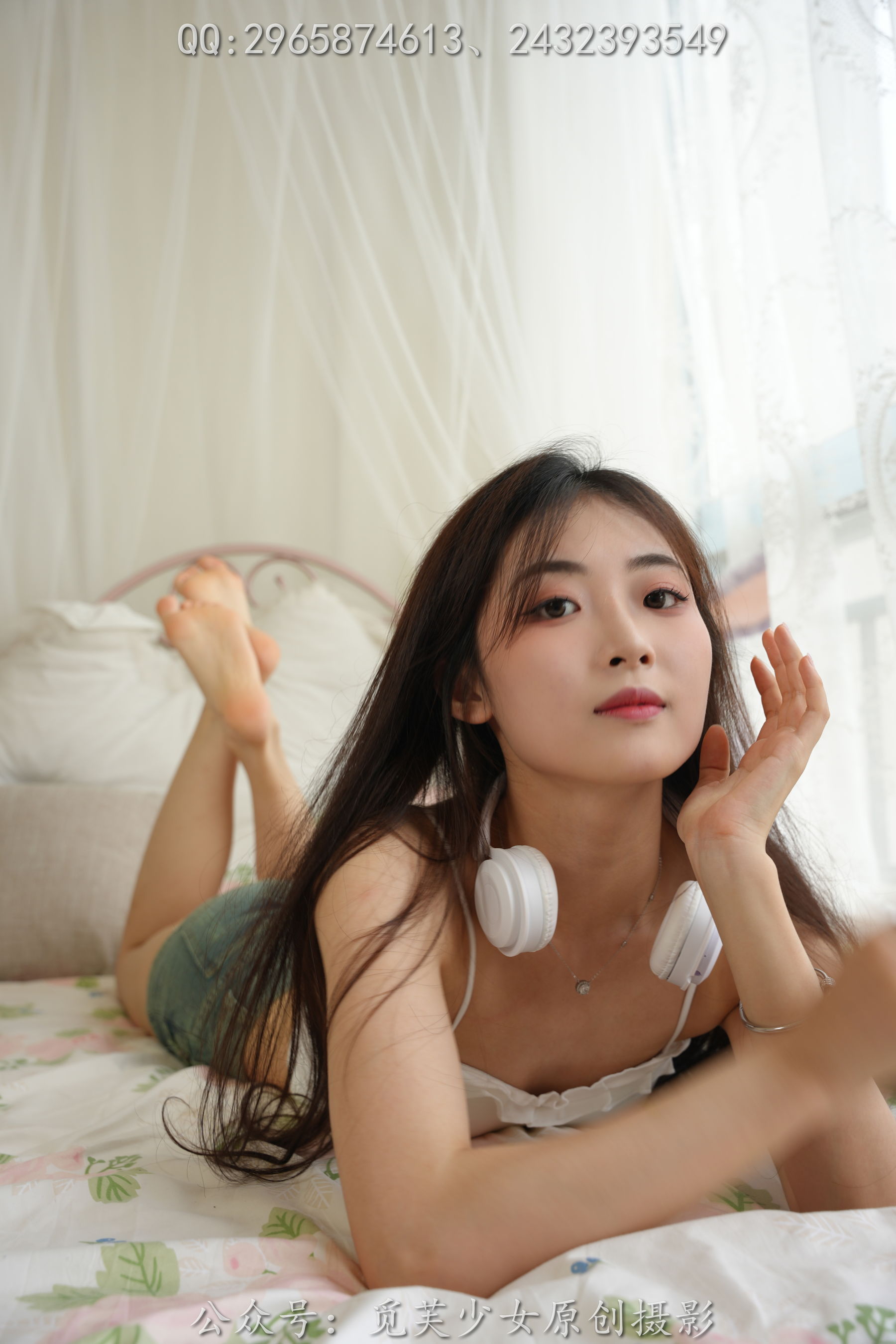 觅芙少女模特晓晓白色上衣+牛仔短裤冷艳写真