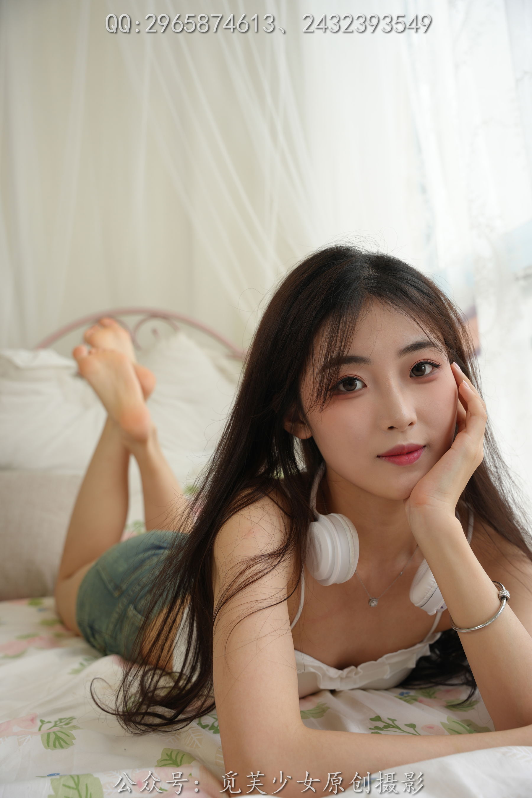 觅芙少女模特晓晓白色上衣+牛仔短裤冷艳写真