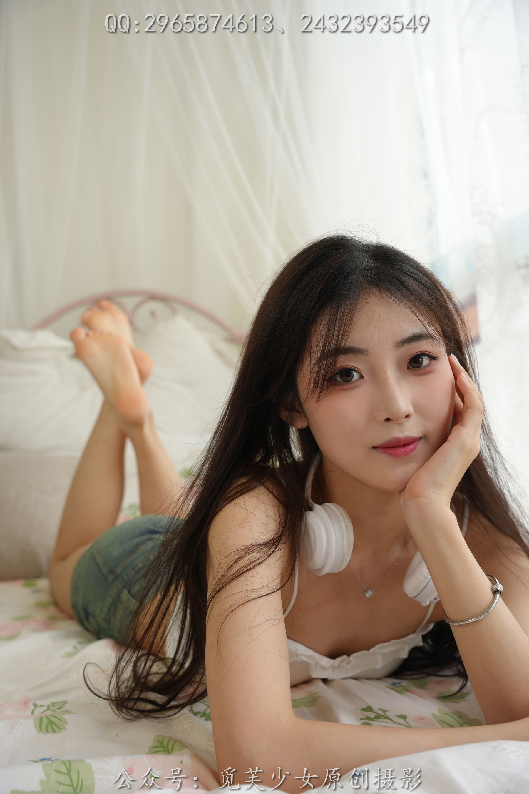 觅芙少女模特晓晓白色上衣+牛仔短裤冷艳写真