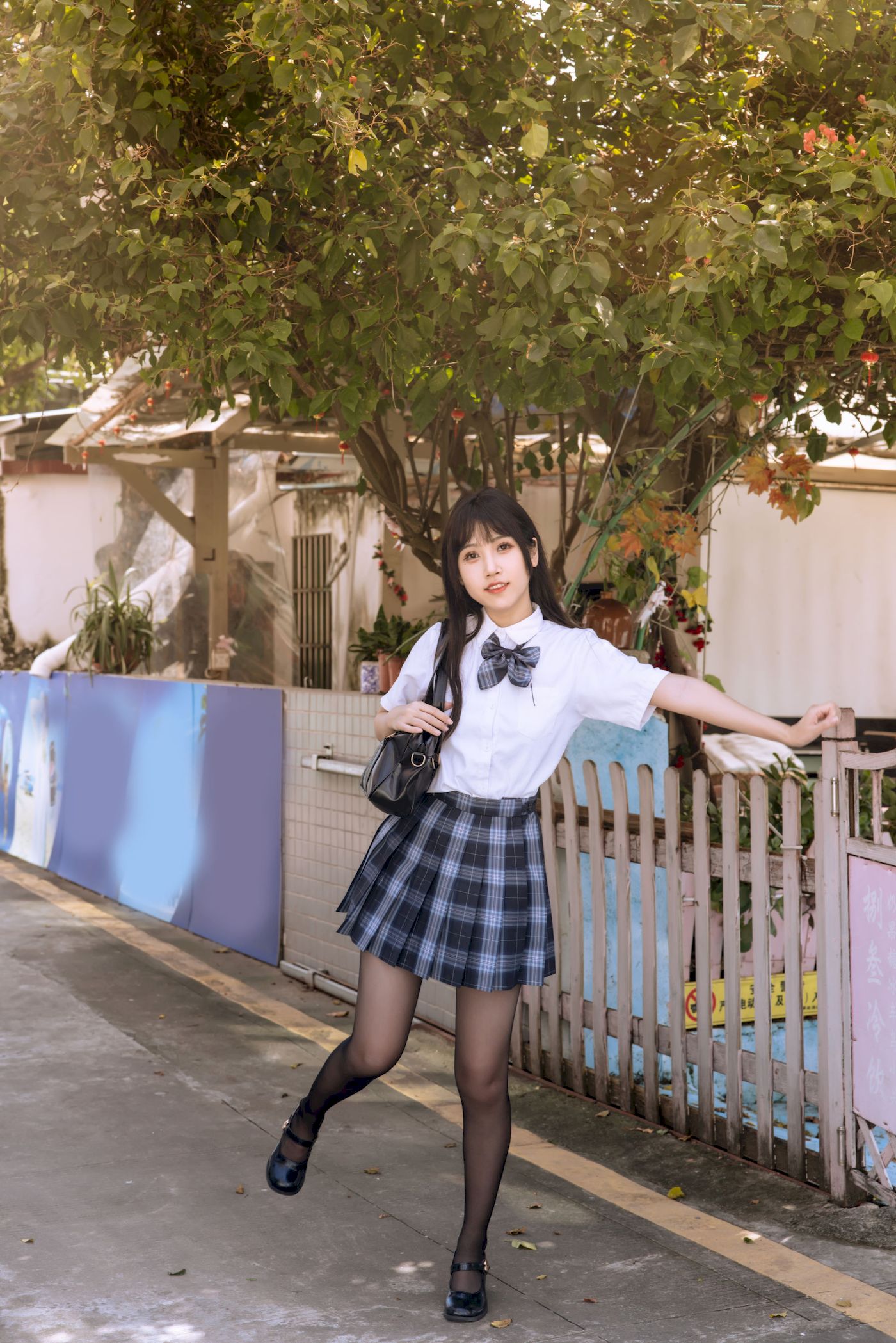 不呆猫学生装+JK制服妩媚写真