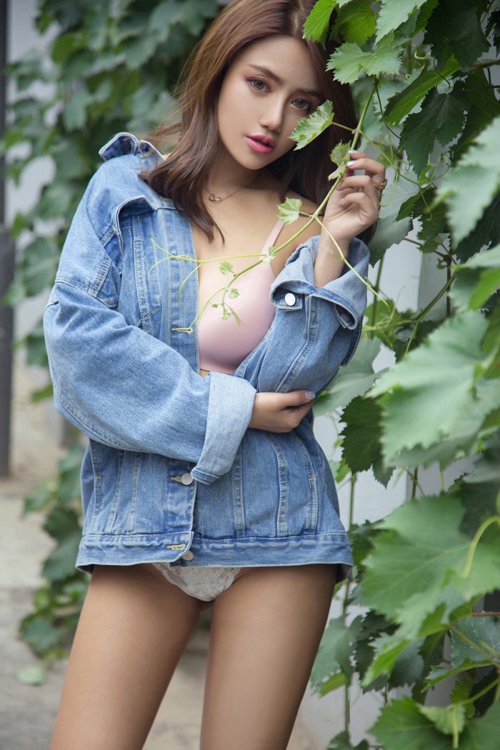 尤果网足球宝贝Gaia性感美胸诱惑翘臀修长美腿写真-御萝部落