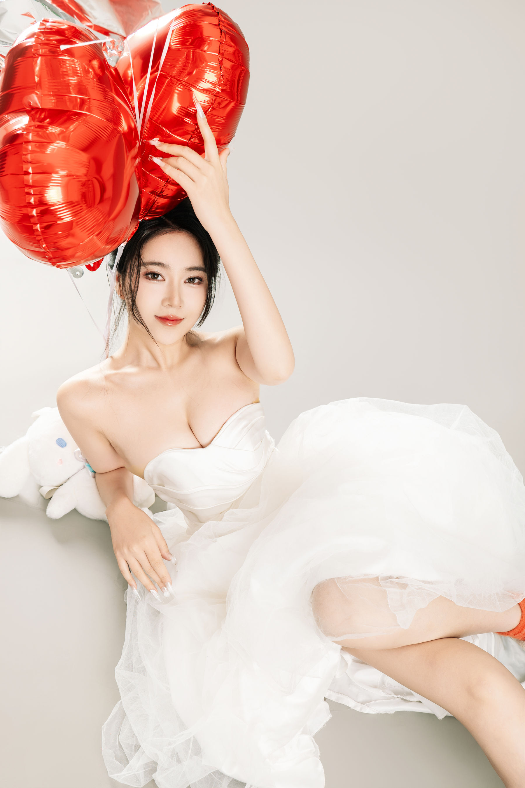 Nnian白色婚纱LOVE情人节特别篇摄影写真