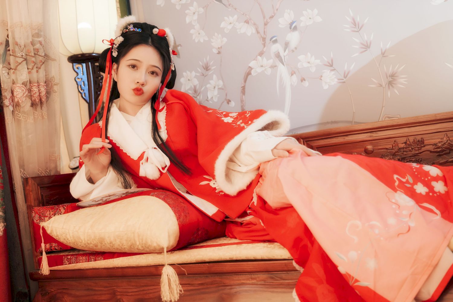 古典美女Nnian拜年服喜庆写真