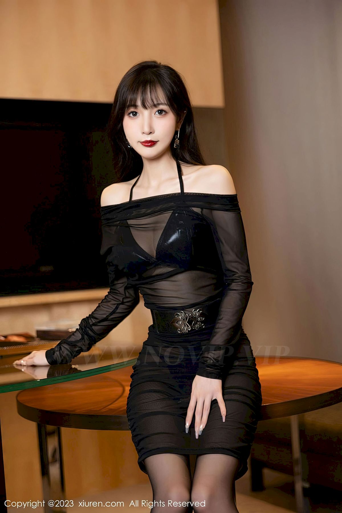 林星阑 - 连衣短裙+黑丝美腿性感写真