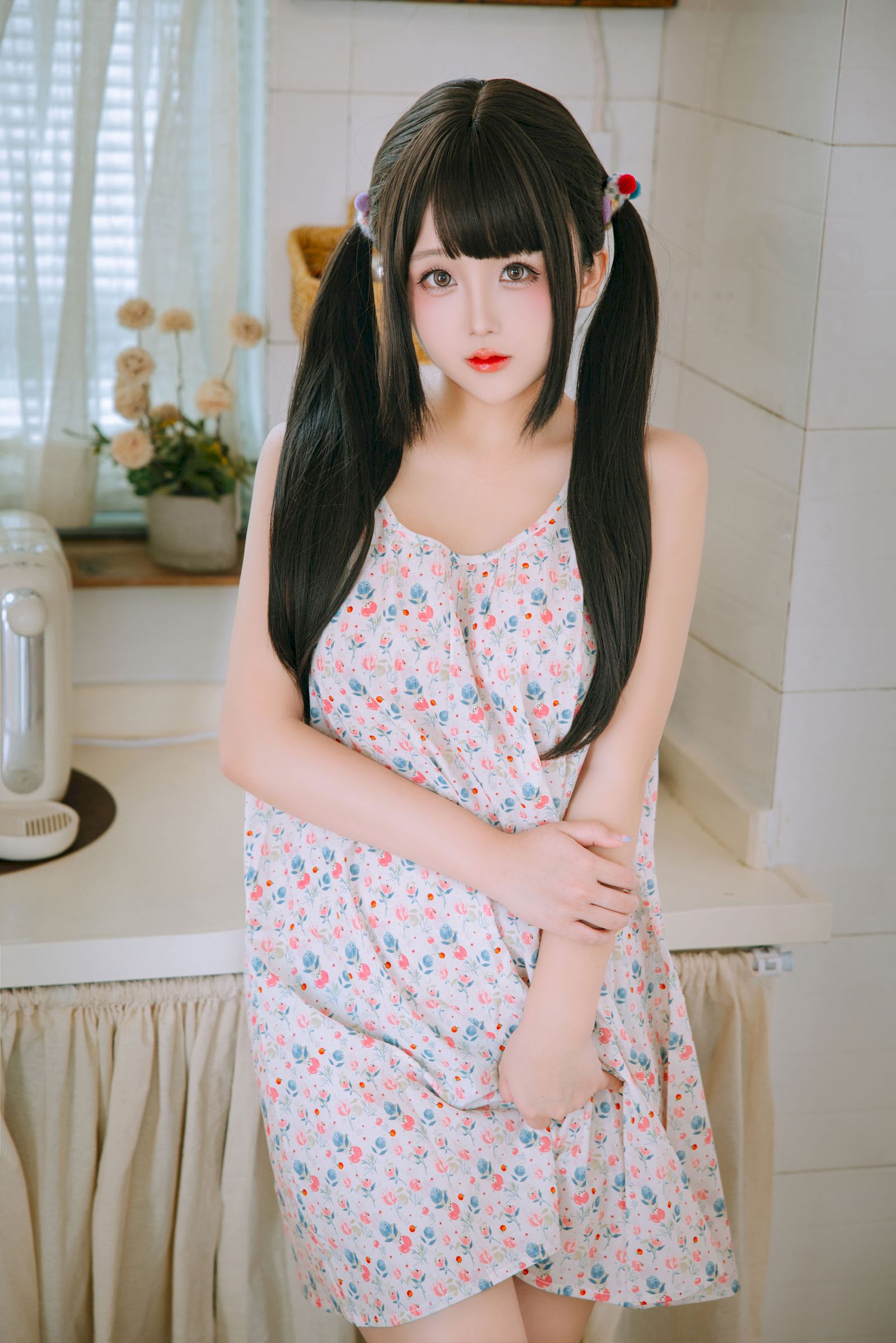 软妹子日奈娇双马尾碎花吊裙青春甜美裙装美图-御萝部落