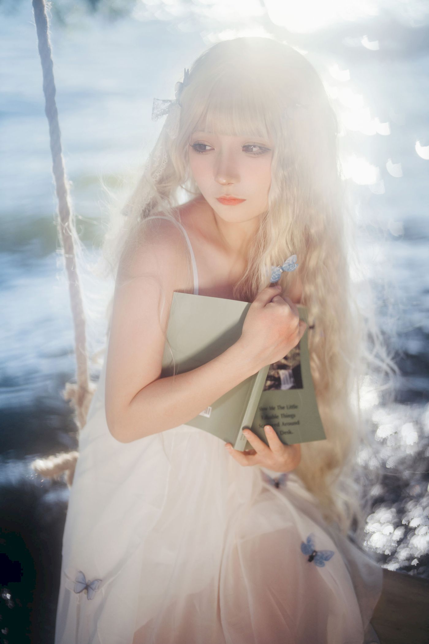 白裙美女是三不是世w