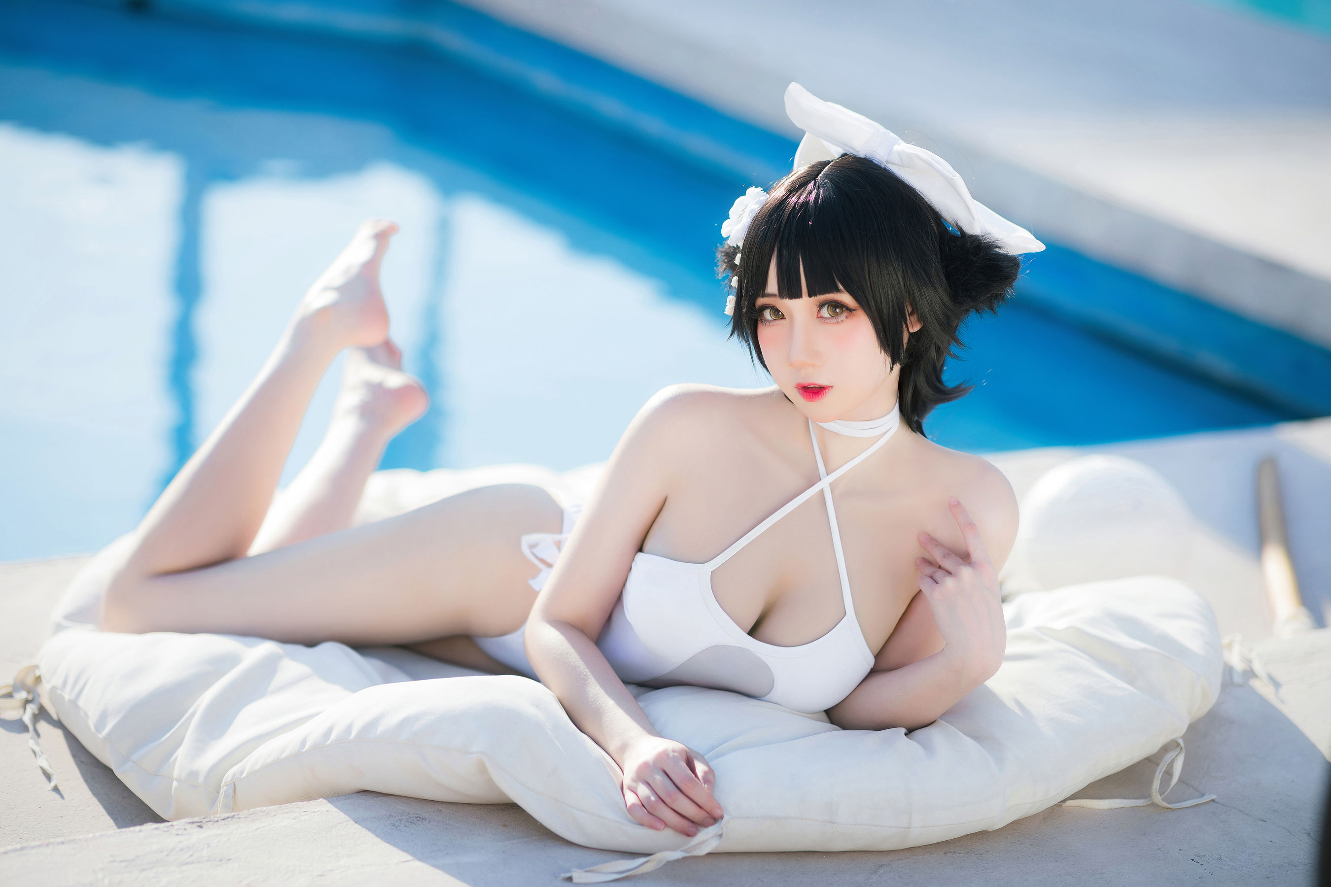 焖焖碳傲人身材泳装COS碧蓝航线高雄