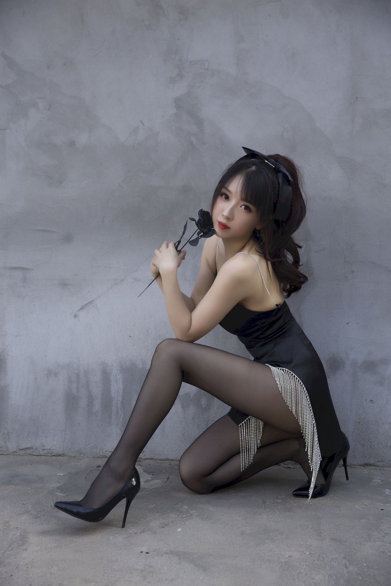 小女巫露娜黑色流苏搭配黑丝美腿COS福利