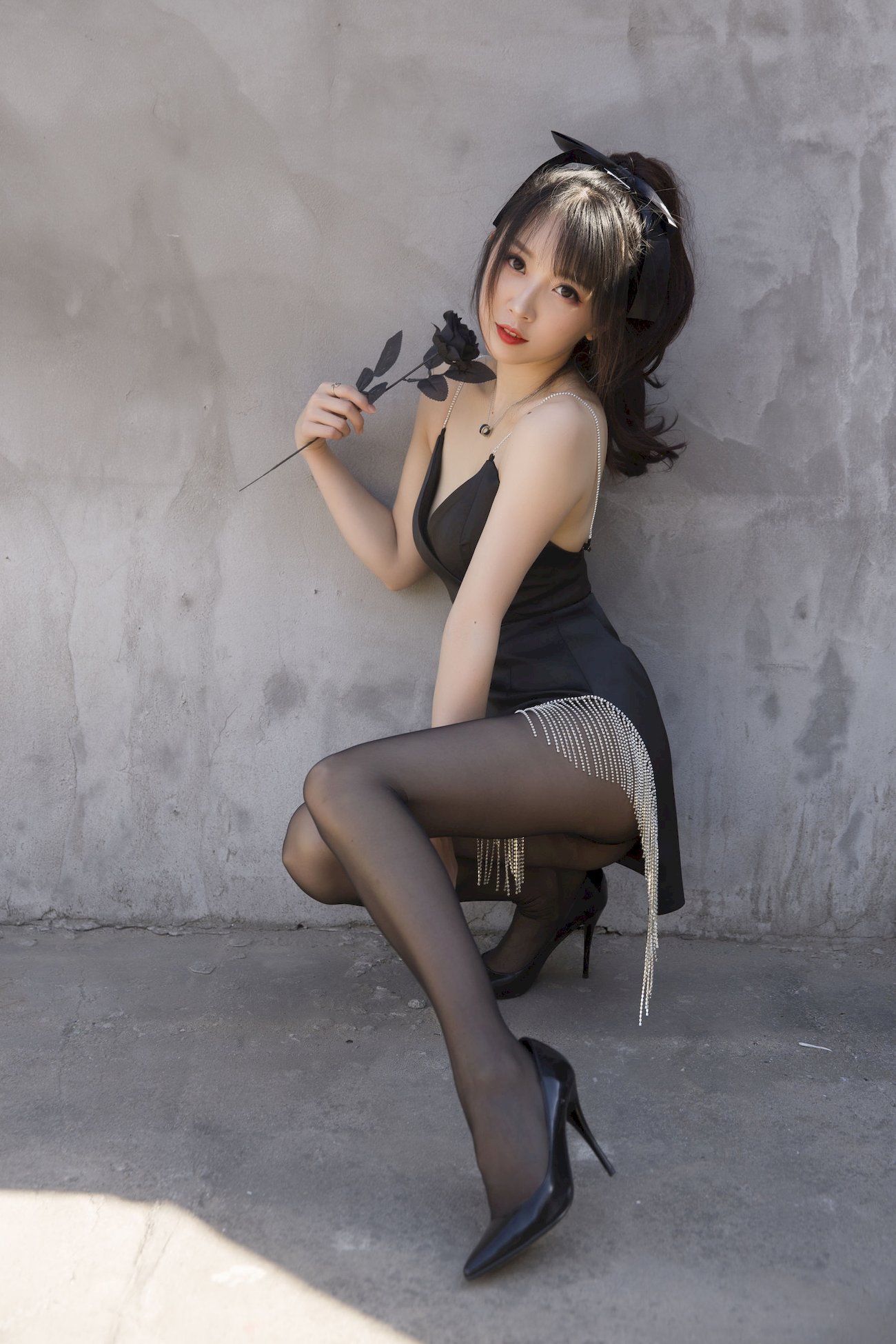 小女巫露娜黑色流苏搭配黑丝美腿COS福利