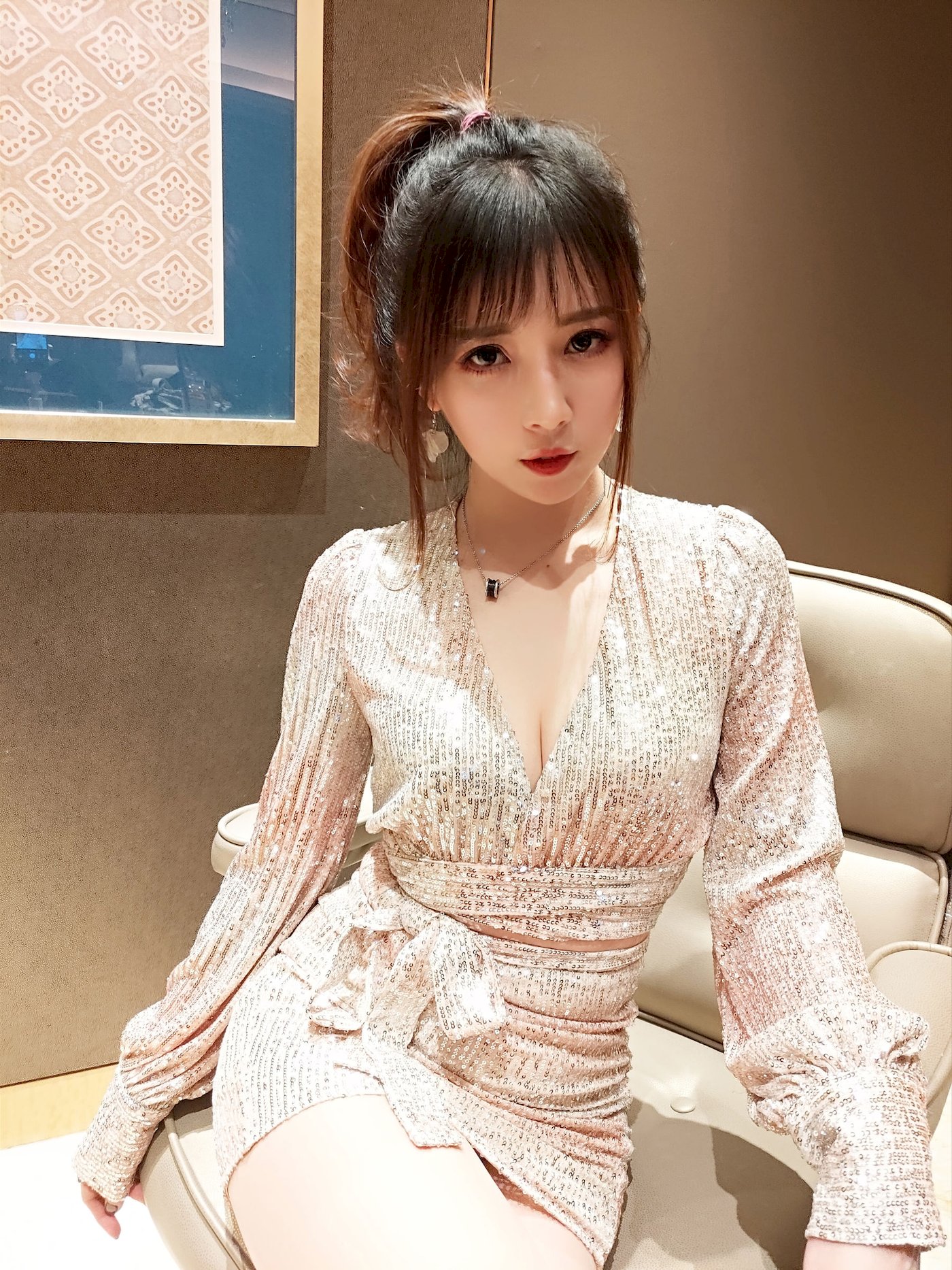 小女巫露娜亮片裙搭配肉丝COS居家福利