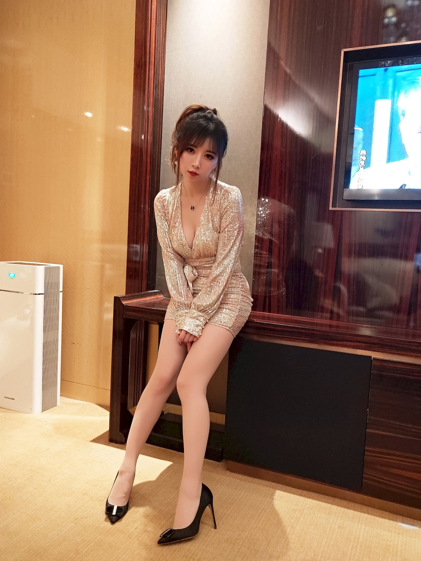 小女巫露娜亮片裙搭配肉丝COS居家福利