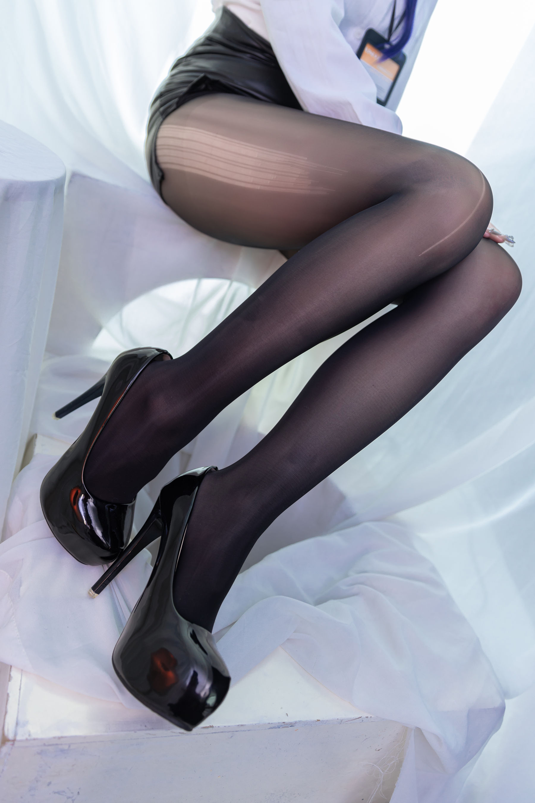 雪晴Astra白衬衫黑色短皮裙COS雷电将军