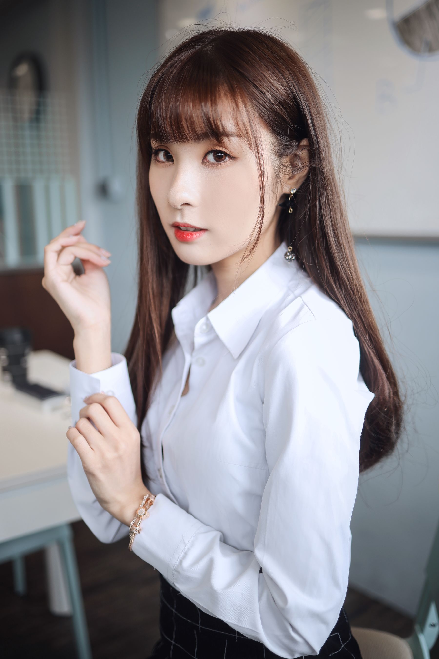 泥泥汝黑丝美腿搭配职场OL白领主题写真