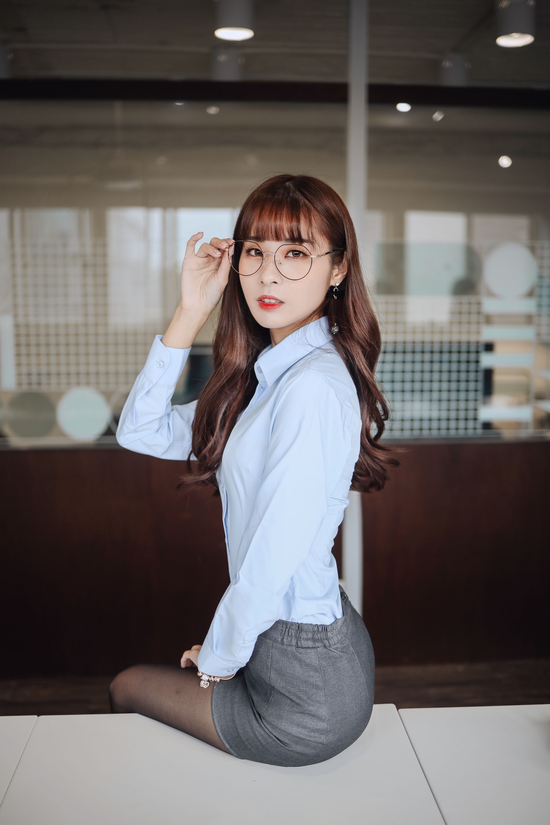 泥泥汝黑丝美腿搭配职场OL白领主题写真