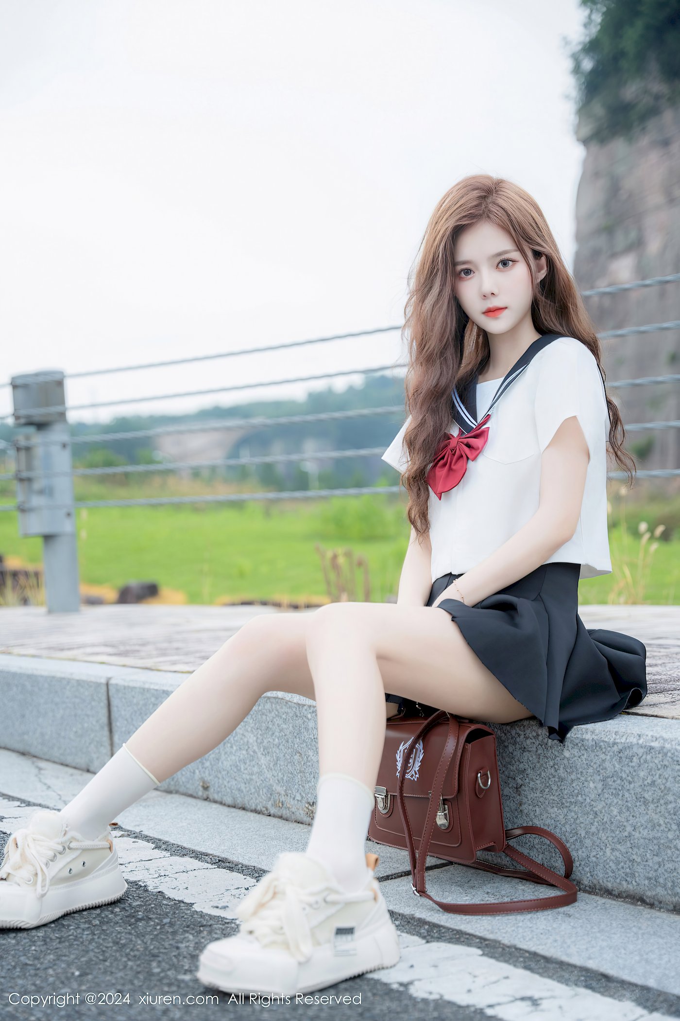 拍黄瓜girl修长美腿搭配JK制服首套写真