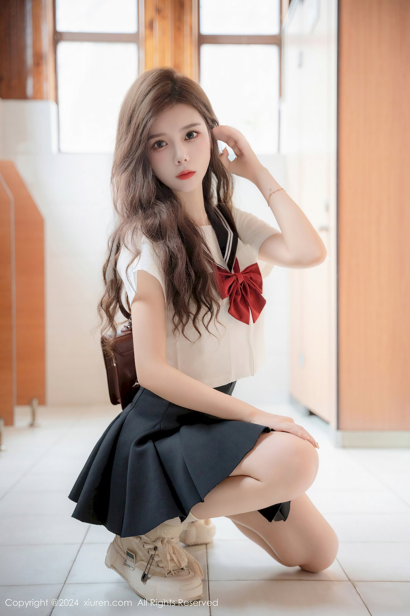 拍黄瓜girl修长美腿搭配JK制服首套写真